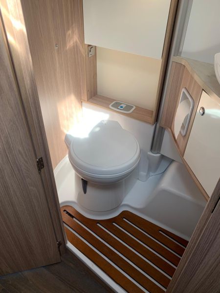 En venta Bürstner IXEO 60 EDITION Blanco 2020 Barcelona foto 3