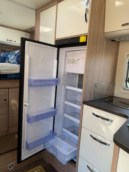 En venta Bürstner IXEO 60 EDITION Blanco 2020 Barcelona foto 6