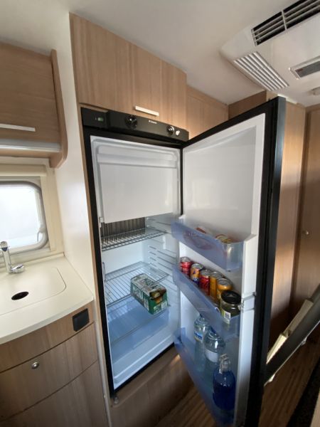 En venta Adria Aviva 495 LX Blanco 2015 Tarragona foto 6