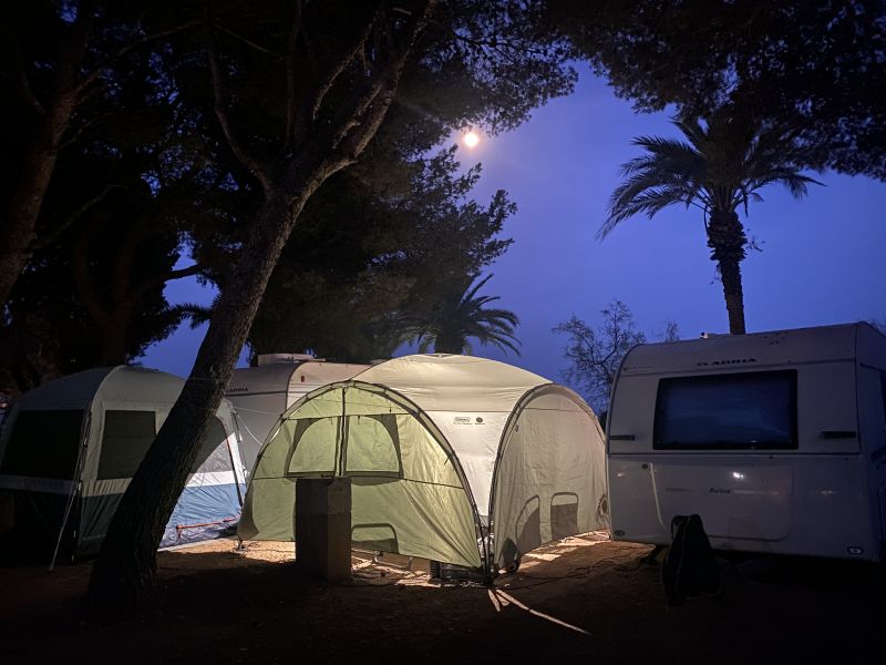 En venta Adria Aviva 495 LX Blanco 2015 Tarragona foto 14