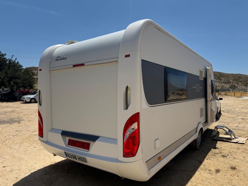 En venta Hobby 560 FFE Deluxe Blanco 2017 Asturias foto 2