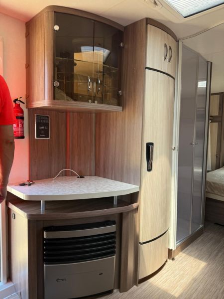 En venta Hobby 560 FFE Deluxe Blanco 2017 Asturias foto 10