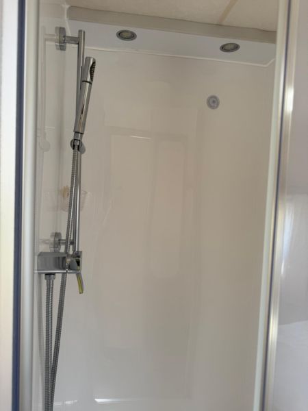 En venta Hobby 560 FFE Deluxe Blanco 2017 Asturias foto 11