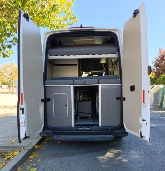 En venta Volkswagen Crafter Blanco 2024 Madrid foto 4