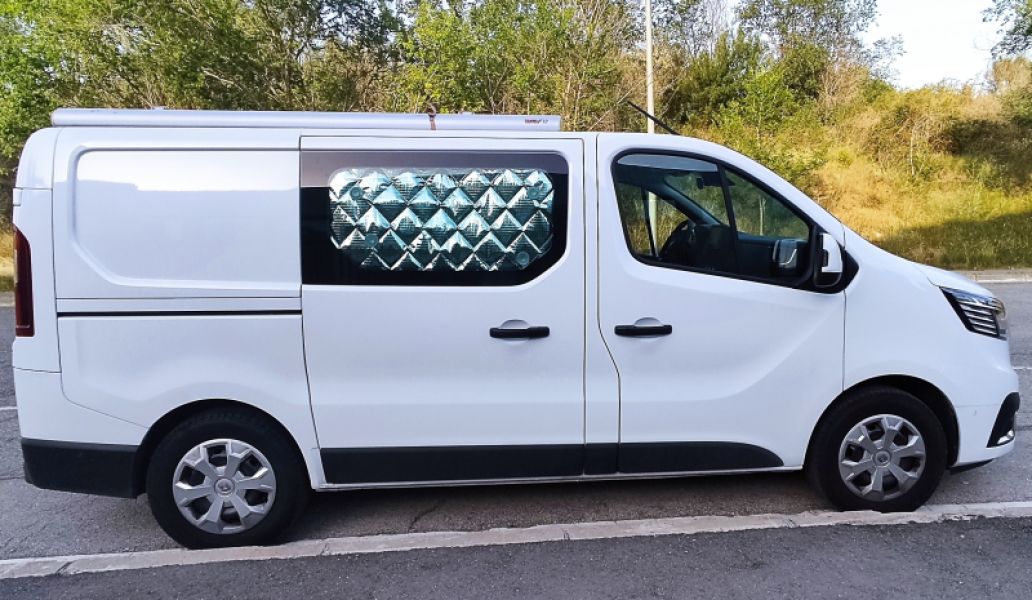 En venta Renault Trafic Blanco 2022 Barcelona foto 2