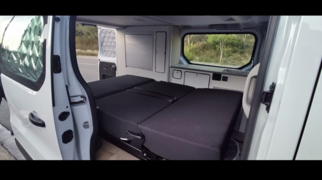 En venta Renault Trafic Blanco 2022 Barcelona foto 7