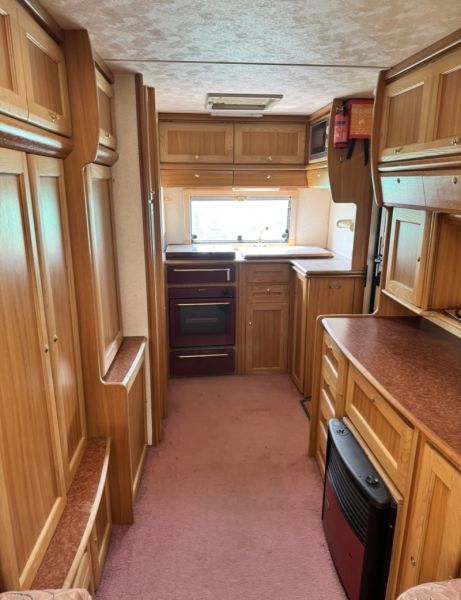 En venta Bavaria-Camp Cameo 440SLE Blanco 2001 Valencia foto 3