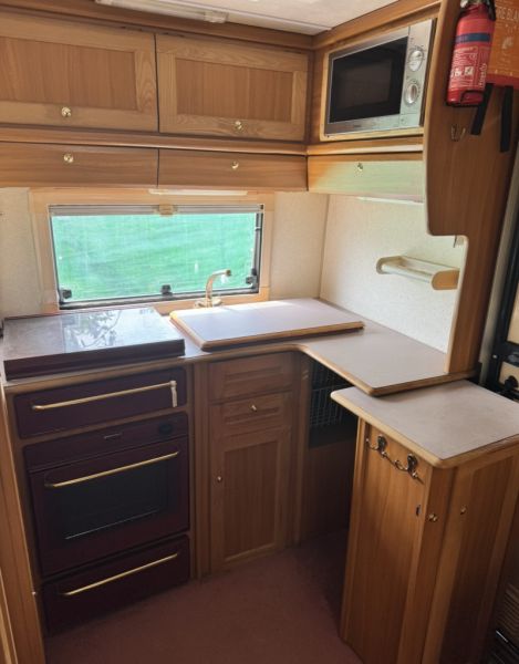 En venta Bavaria-Camp Cameo 440SLE Blanco 2001 Valencia foto 6