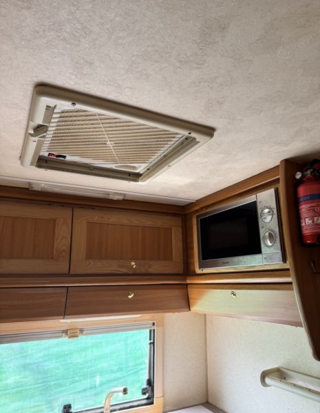 En venta Bavaria-Camp Cameo 440SLE Blanco 2001 Valencia foto 7