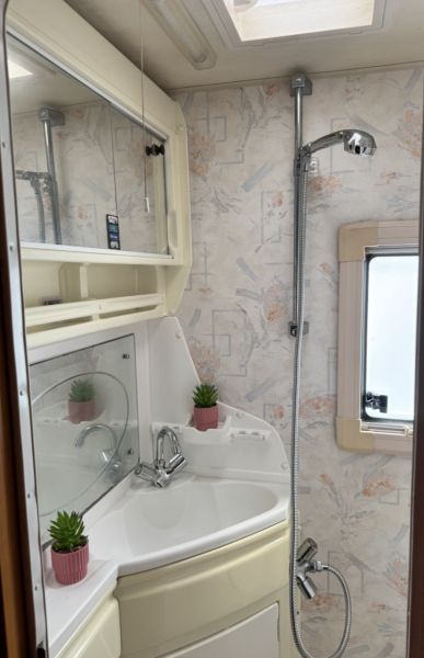 En venta Bavaria-Camp Cameo 440SLE Blanco 2001 Valencia foto 8