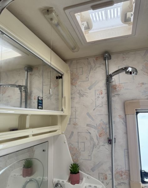 En venta Bavaria-Camp Cameo 440SLE Blanco 2001 Valencia foto 9