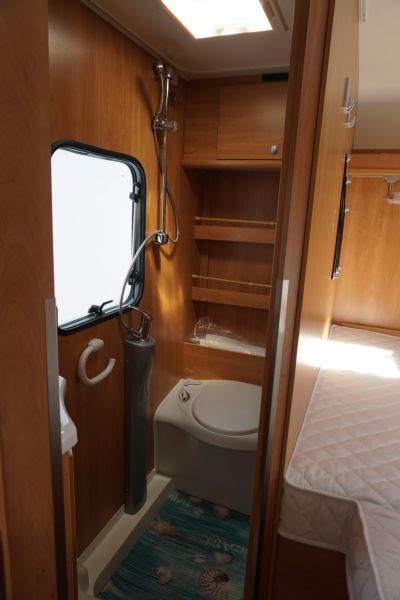 En venta Dethleffs  Globebus- D I-2 Fiat Chasis Panorama Blanco 2013 Madrid foto 13