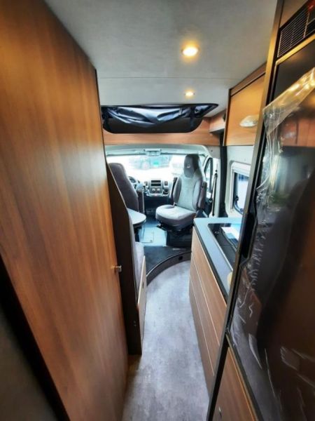 En venta Dethleffs  Globetrail 600 DF Classic Azul 2024 Madrid foto 4