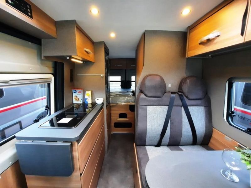 En venta Dethleffs  Globetrail 600 DF Classic Azul 2024 Madrid foto 5