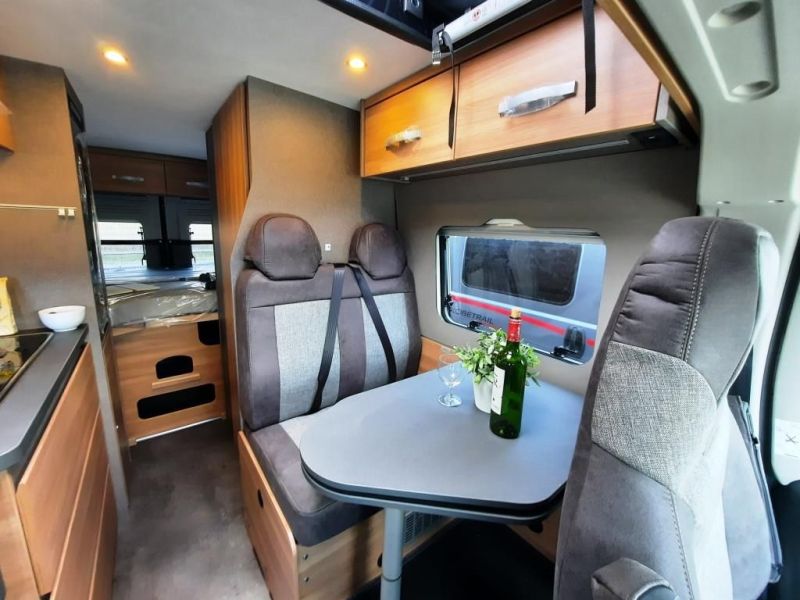 En venta Dethleffs  Globetrail 600 DF Classic Azul 2024 Madrid foto 7