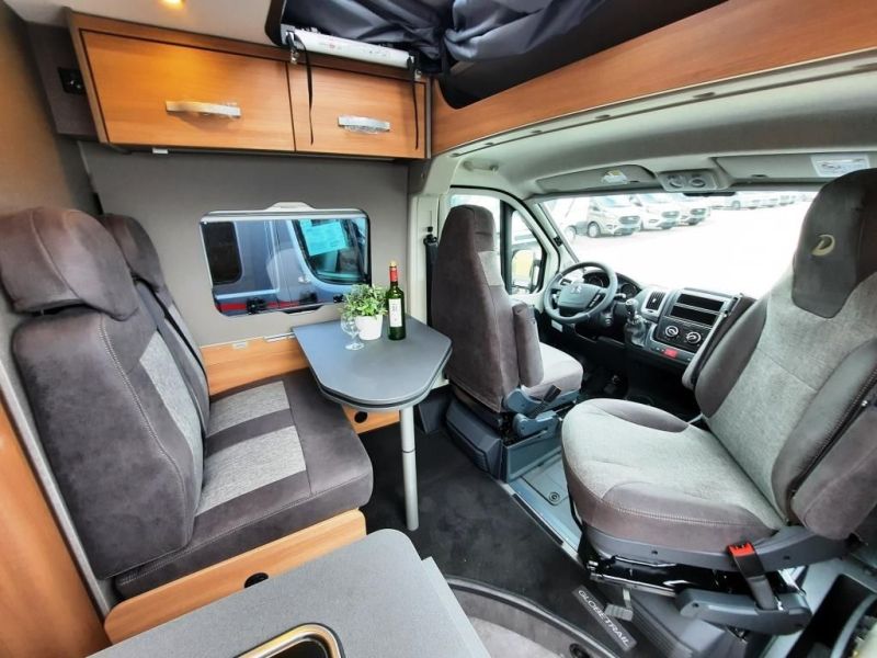En venta Dethleffs  Globetrail 600 DF Classic Azul 2024 Madrid foto 8