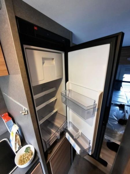 En venta Dethleffs  Globetrail 600 DF Classic Azul 2024 Madrid foto 14