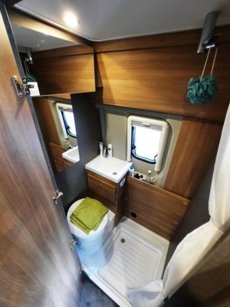 En venta Dethleffs  Globetrail 600 DF Classic Azul 2024 Madrid foto 15