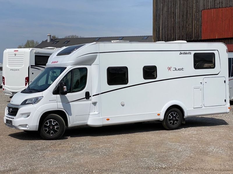 En venta Dethleffs  Just 90T 7052 EB  Blanco 2021 Madrid foto 4