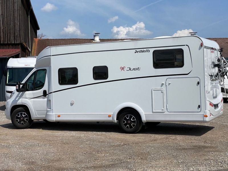 En venta Dethleffs  Just 90T 7052 EB  Blanco 2021 Madrid foto 8