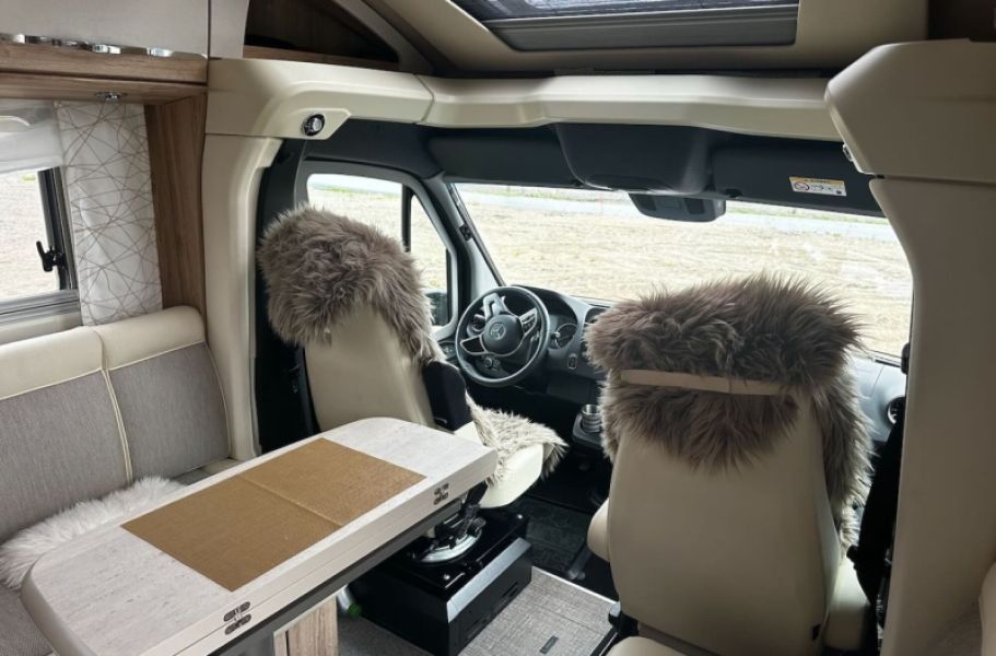 En venta Euro Liner MOBIL PROFILA 726 Blanco 2023 Madrid foto 4