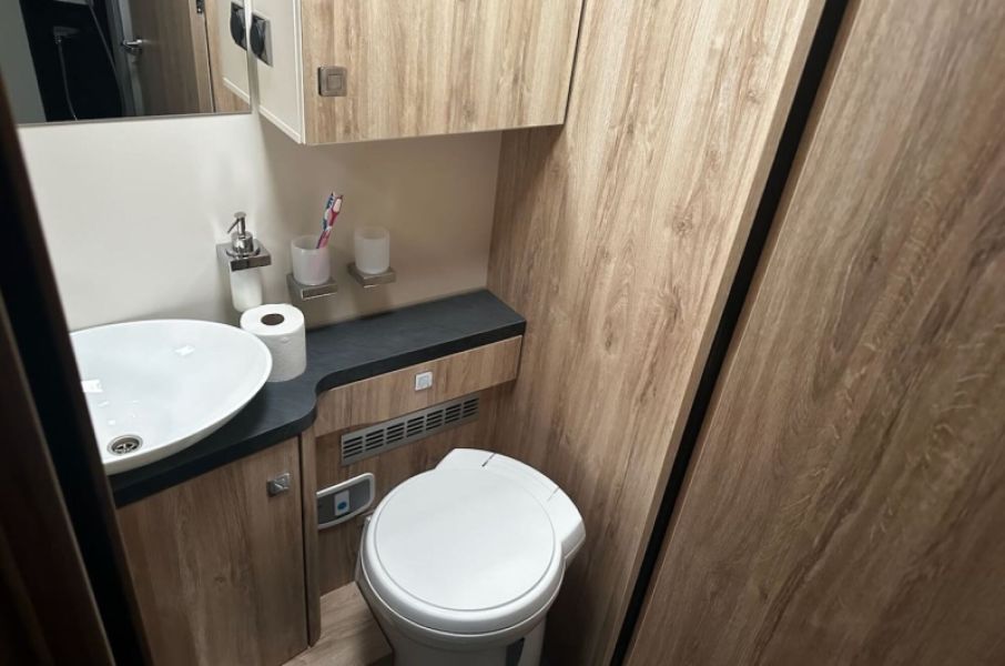 En venta Euro Liner MOBIL PROFILA 726 Blanco 2023 Madrid foto 20