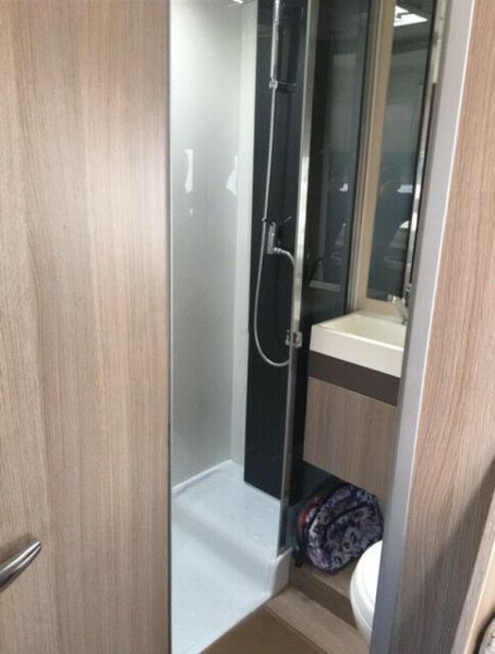 En venta Ford Wohnmobil Challenger C394 Genisis  Blanco 2016 Madrid foto 9