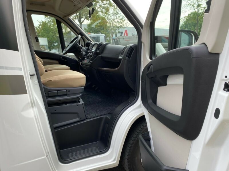 En venta Hymer / Eriba / Hymercar T678 Blanco 2014 Madrid foto 5