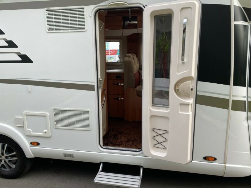 En venta Hymer / Eriba / Hymercar T678 Blanco 2014 Madrid foto 6