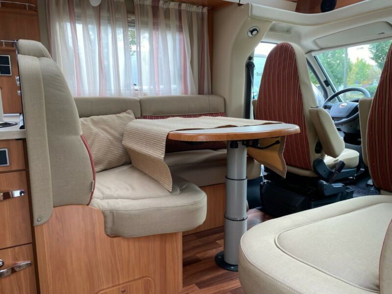 En venta Hymer / Eriba / Hymercar T678 Blanco 2014 Madrid foto 7