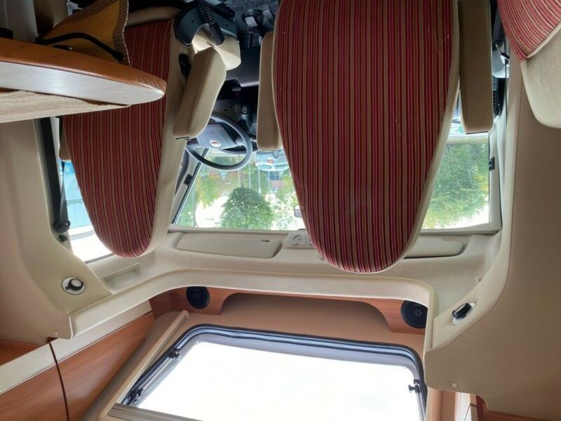 En venta Hymer / Eriba / Hymercar T678 Blanco 2014 Madrid foto 8