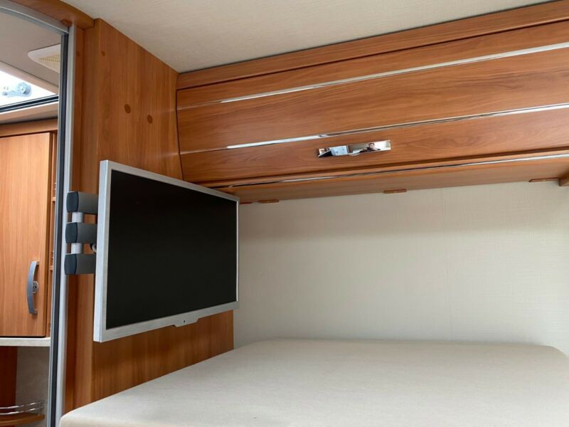 En venta Hymer / Eriba / Hymercar T678 Blanco 2014 Madrid foto 17