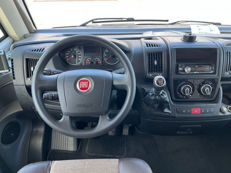 En venta Knaus Sky I 650 LEG   Blanco 2012 Madrid foto 5