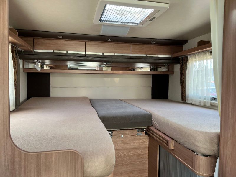 En venta Knaus Sky I 650 LEG   Blanco 2012 Madrid foto 8