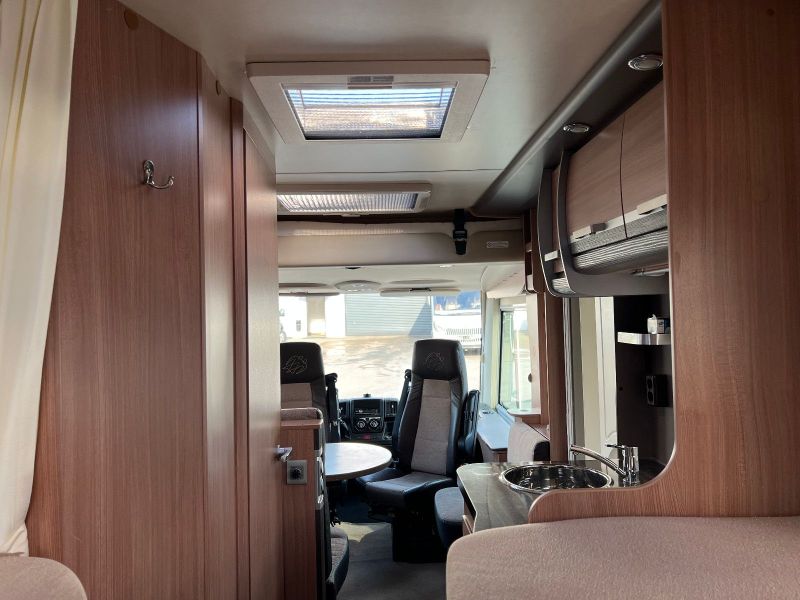 En venta Knaus Sky I 650 LEG   Blanco 2012 Madrid foto 11