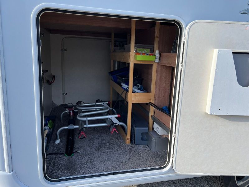 En venta Knaus Sky I 650 LEG   Blanco 2012 Madrid foto 12