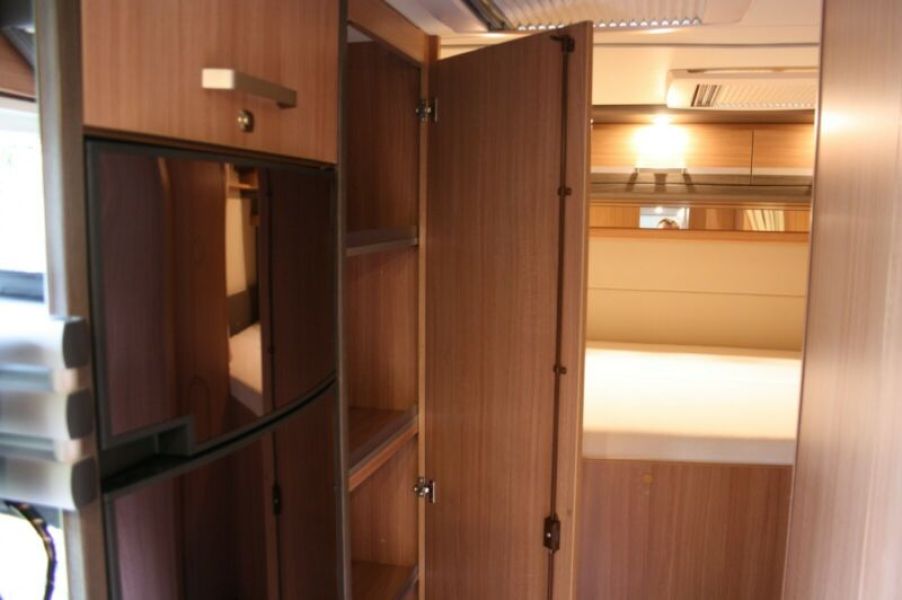 En venta Knaus Sky Wave 650 MG Blanco 2015 Madrid foto 10