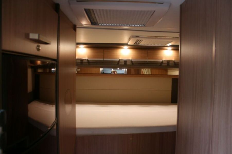 En venta Knaus Sky Wave 650 MG Blanco 2015 Madrid foto 11