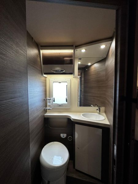 En venta McLouis KARAT 873 2.2 HDI 165 PK Dakairco Blanco 2023 Madrid foto 6