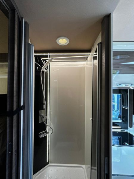 En venta McLouis KARAT 873 2.2 HDI 165 PK Dakairco Blanco 2023 Madrid foto 9