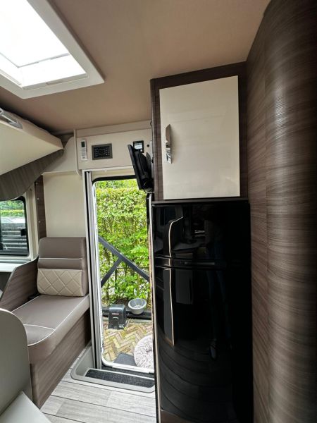 En venta McLouis KARAT 873 2.2 HDI 165 PK Dakairco Blanco 2023 Madrid foto 10