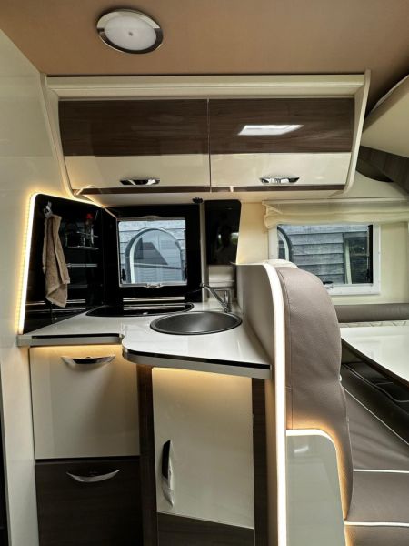 En venta McLouis KARAT 873 2.2 HDI 165 PK Dakairco Blanco 2023 Madrid foto 11