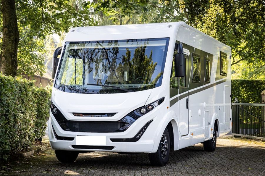 En venta McLouis KARAT 873 2.2 HDI 165 PK Dakairco Blanco 2023 Madrid foto 14