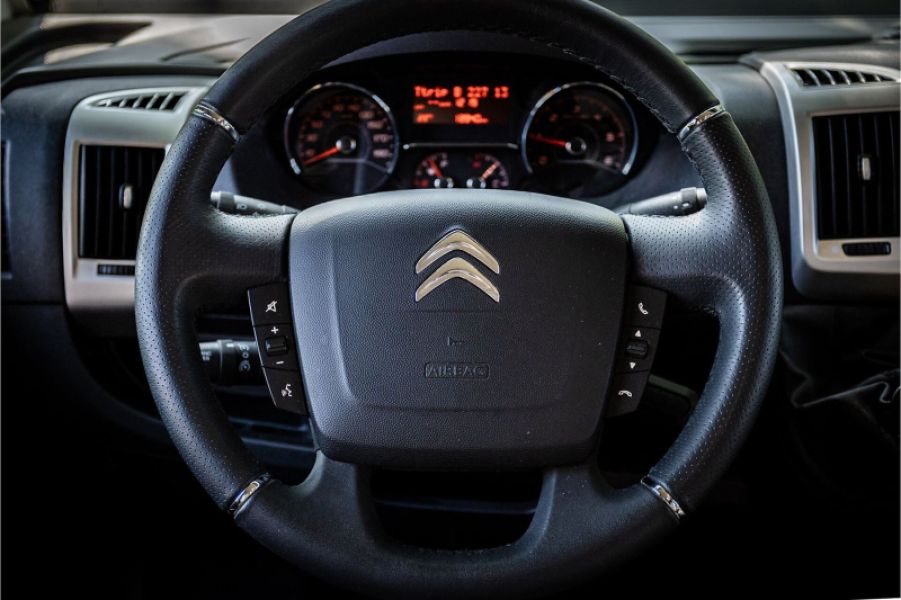 En venta McLouis KARAT 873 2.2 HDI 165 PK Dakairco Blanco 2023 Madrid foto 19