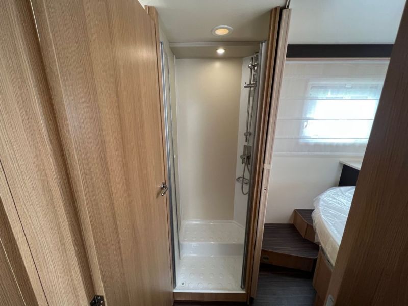 En venta McLouis  MC 4 281   Blanco 2022 Madrid foto 15