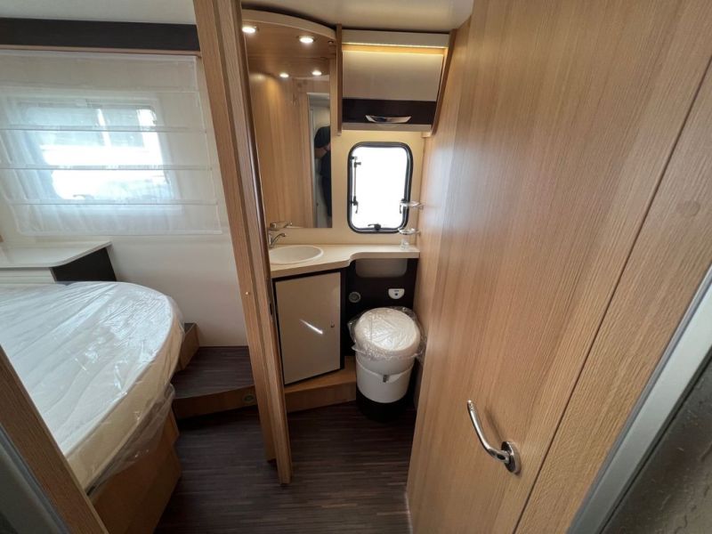 En venta McLouis  MC 4 281   Blanco 2022 Madrid foto 16