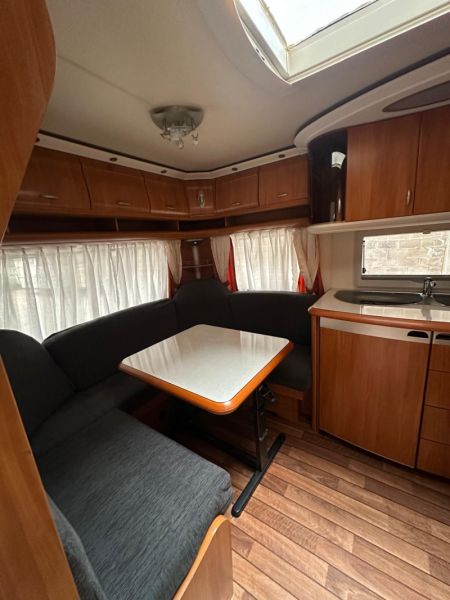 En venta Hobby 460 UFE + mover + aire + avance Blanco 2009 Tarragona foto 8