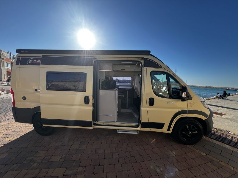 En venta Challenger V114 ANNIVERSARY EDITION Beige 2020 Alicante foto 1