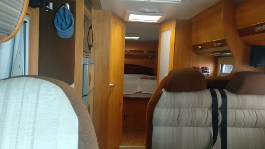 En venta Adria Coral SP690 Blanco 2010 Badajoz foto 6