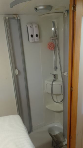 En venta Adria Coral SP690 Blanco 2010 Badajoz foto 8